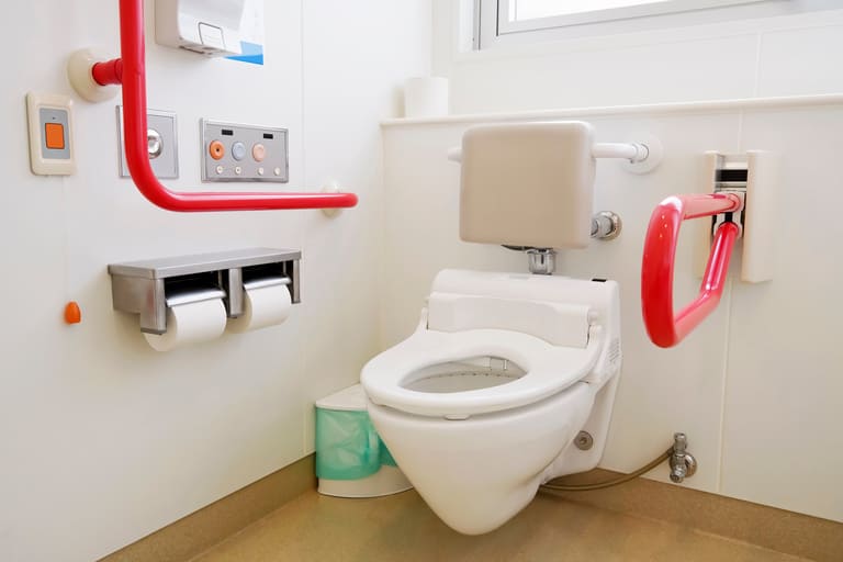 事例②:バリアフリー仕様で安心なトイレへ
